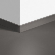 Виниловый плинтус Quick-Step стандартный Шлифованный бетон серый  QSVSK40140  58 x 12 мм