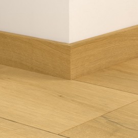 ПВХ плинтус стандартный Quick-Step Standard skirting QSVSK40318 в цвет декора пола Дуб медовый брашированный  AVMPU40318