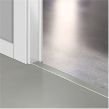 ПВХ профиль-порог для пола и лестниц Quick-Step Incizo 5 in 1 в цвет винилового покрытия Минимальный светло серый  QSVINCP40139 